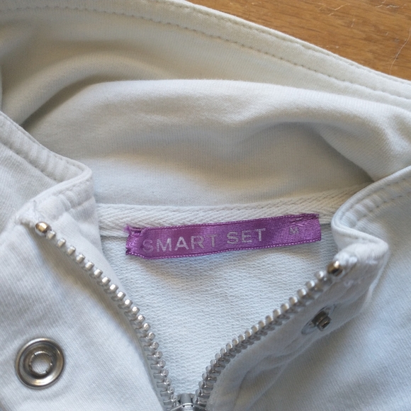 Top - Picture 2 of 2